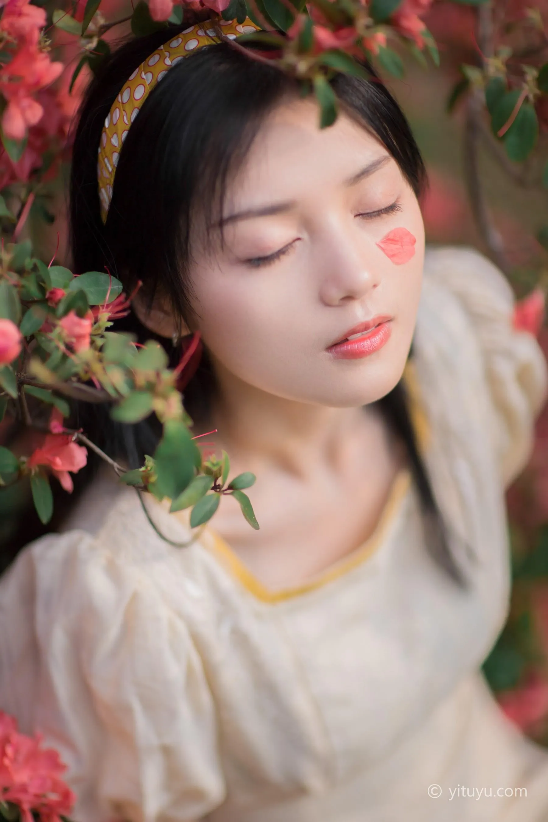 [YITUYU艺图语]2021.04.19 花间志 雨文 [31P]插图8